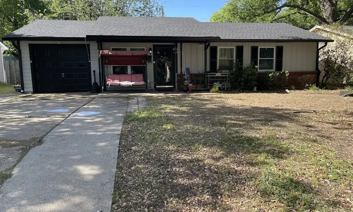Roof Inspection crew at work on a residential roof in Arkansas City